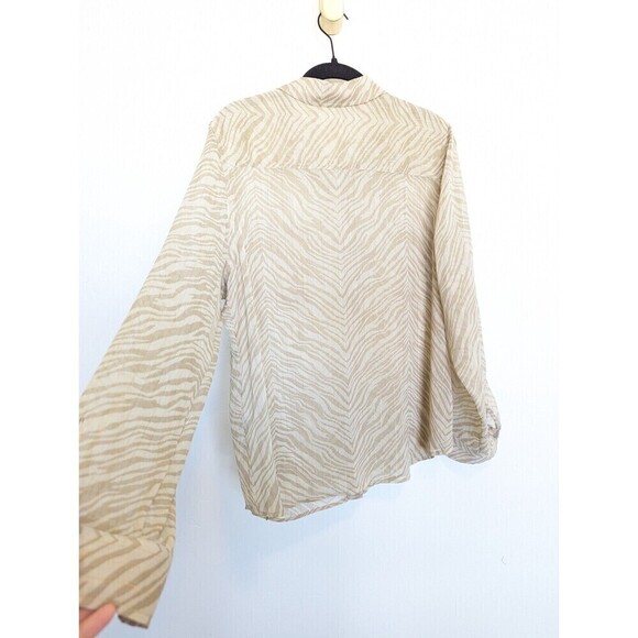 Chicos Blouse Womens Medium Ivory Zebra Print Sheer Button Up Office Career Top - Picture 7 of 12